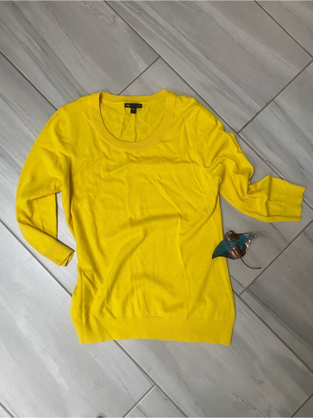 GAP Sunny Yellow Women's Lightweight Crewneck Sweater - Size L ☀️